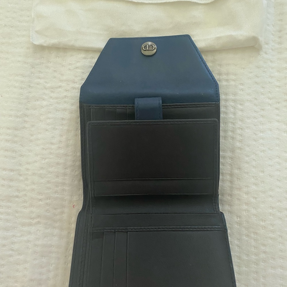 Christian Dior Wallet - Picture 2 of 9